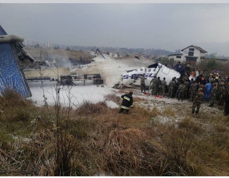 Nepalda sərnişin təyyarəsi qəzaya uğrayıb: xeyli sayda insan ölüb və yaralanıb