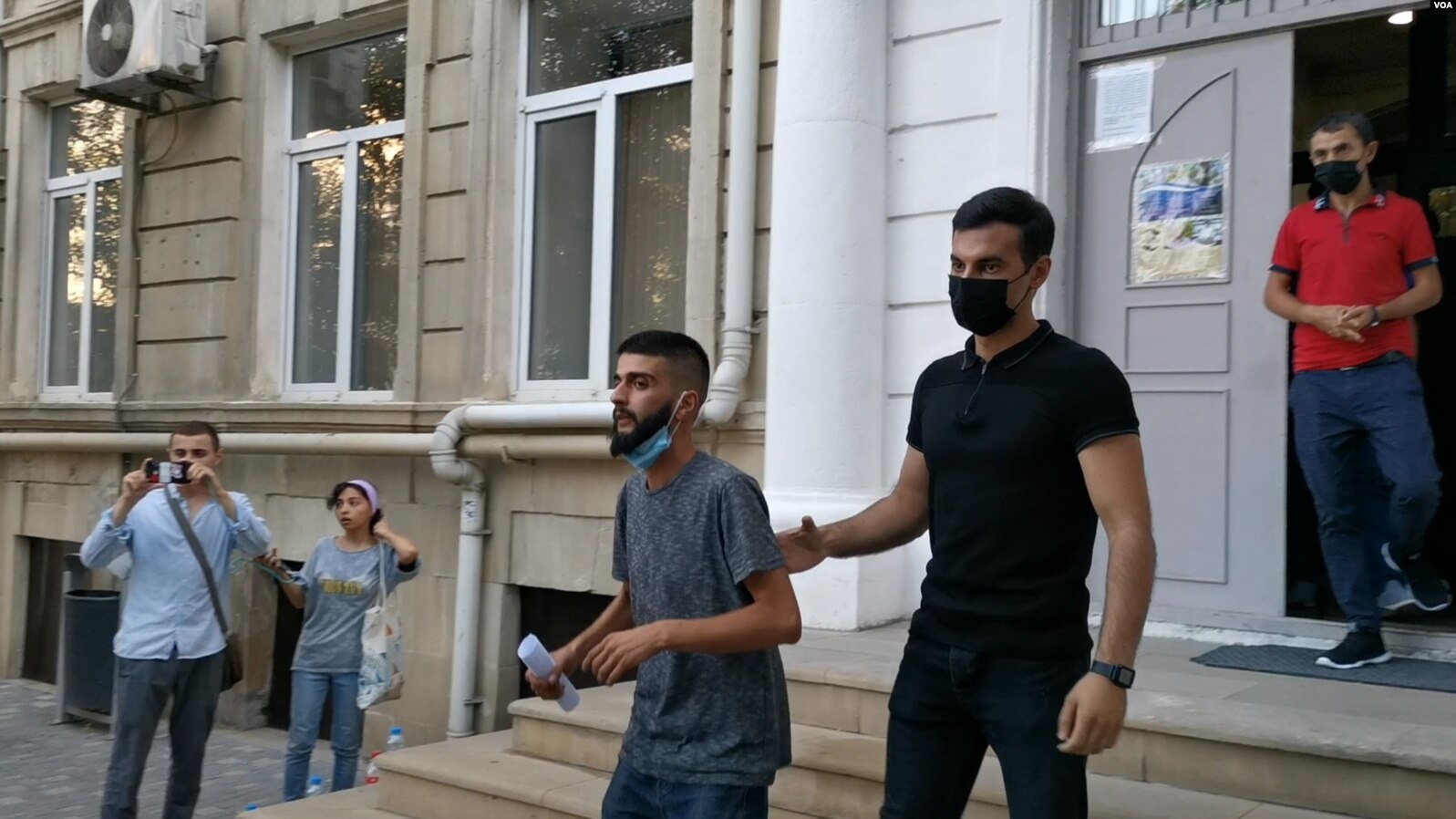 "Toplan" Sahibsiz İtlərə Qayğı Mərkəzi heyvan haqları fəallarına cinayət işi qaldırılması üçün məhkəməyə müraciət edib