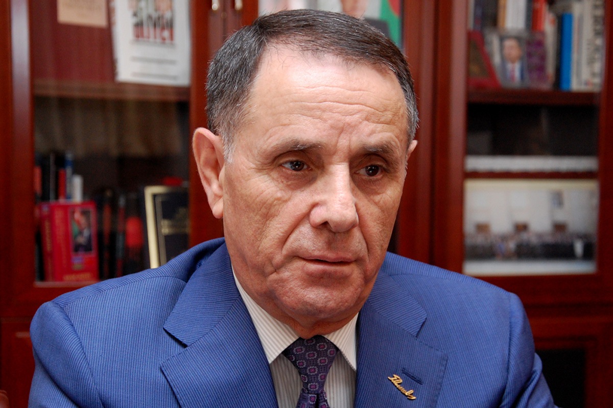 Novruz Məmmədov “Şərəf” ordeni ilə təltif olunub