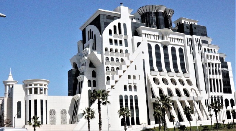 AZAL-ın rəhbəri Batumidə 31 milyon dollarlıq otel tikdirib