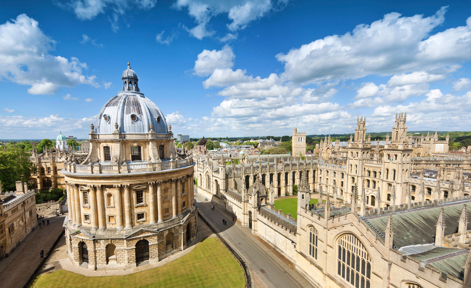 Oxford Universiteti 700 ildən sonra xaricdə kampus aça bilər