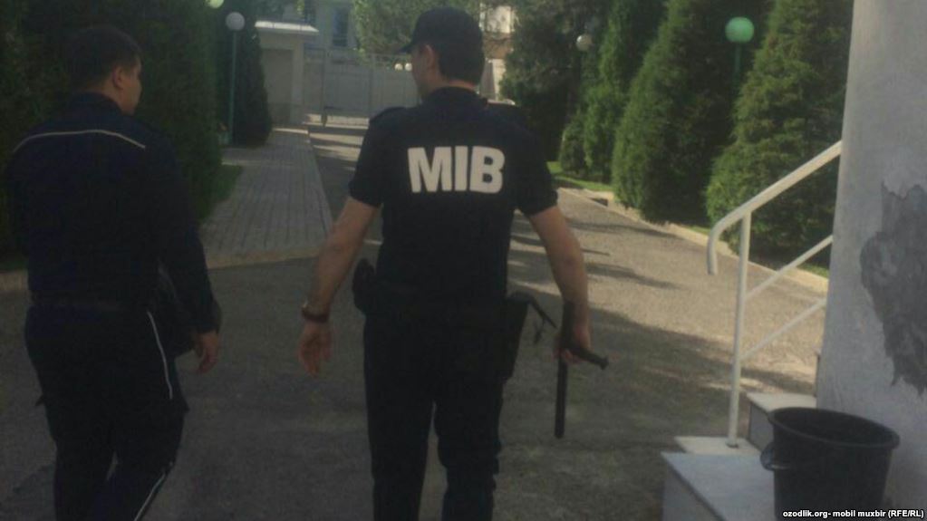 Özbəkistanda kommunal borcları zorla yığırlar