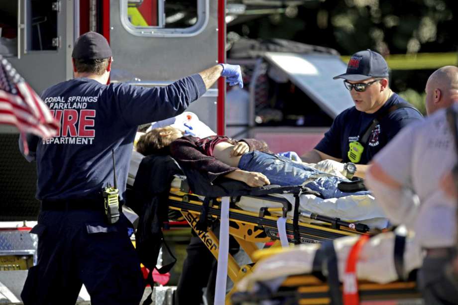 Florida ştatında məktəbə silahlı hücum nəticəsində 17 nəfər ölüb