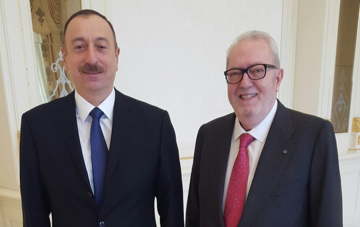 Pedro Aqramunt Avropa Xalq Partiyasından xaric edilib