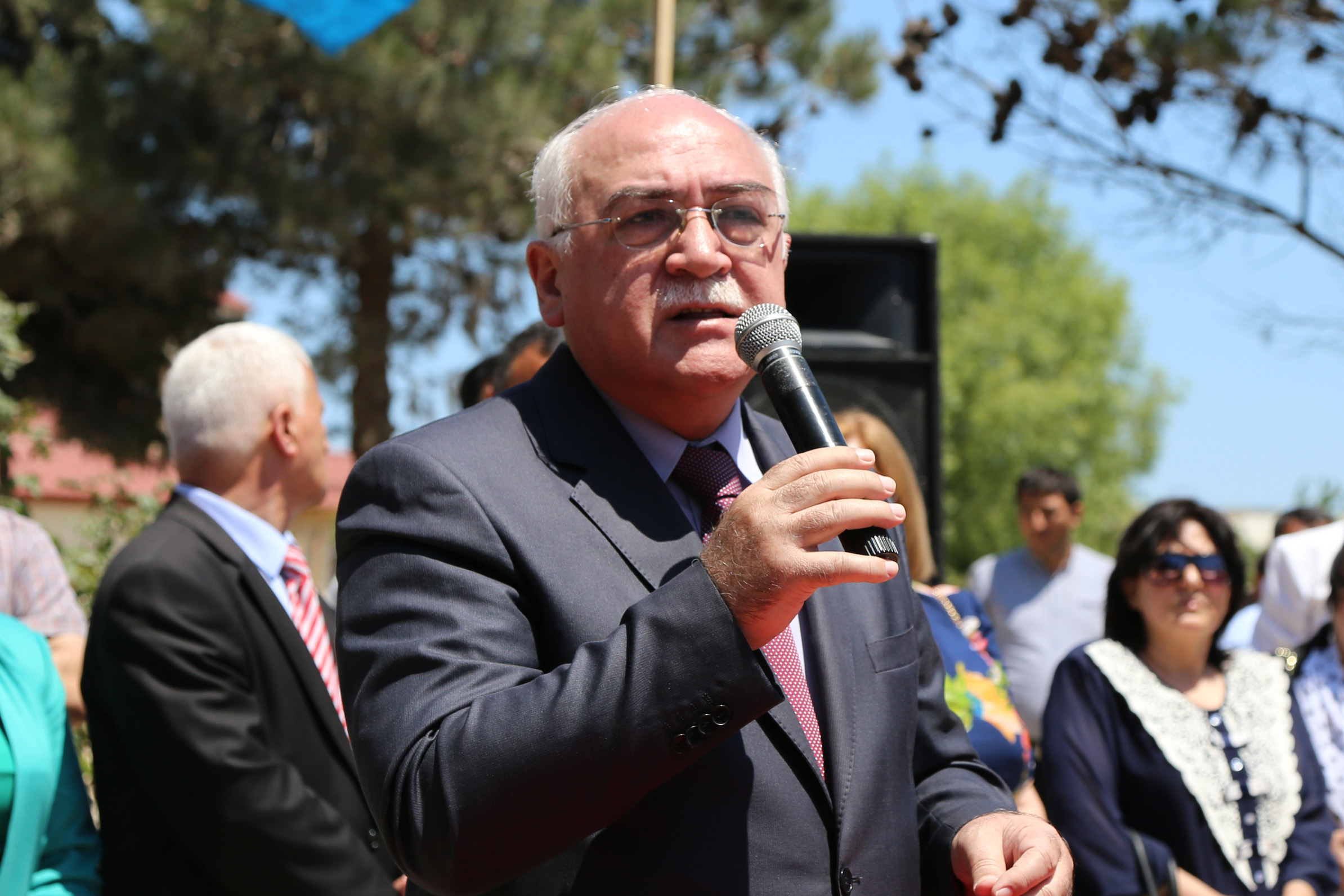 İsa Qəmbər reanimasiyadan intensiv terapiya şöbəsinə köçürülüb