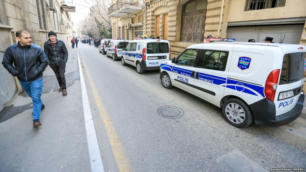 Bakıda prezidentin eks-mühafizəçisi niyə bıçaqlanıb, polis rəisi niyə güllələnib?