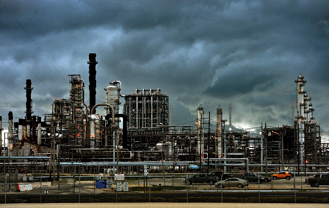 Səudiyyə Ərəbistanı ABŞ-ın ən böyük neft emalı zavodunu tam aldı