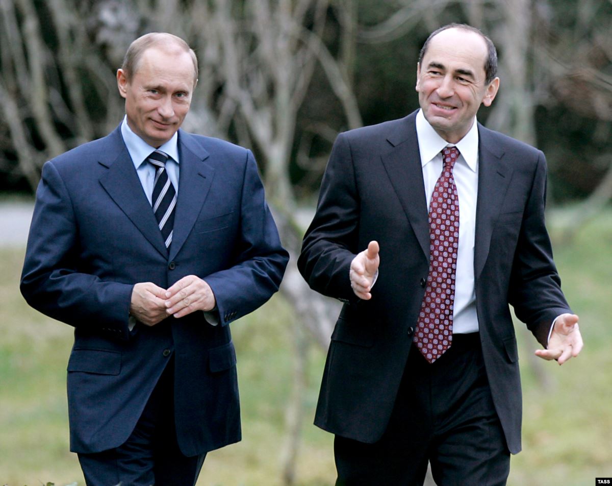 Putin: 'Koçaryan Zaqafqaziyanın təhlükəsizliyinin təmin edilməsinə böyük töhfə verib'