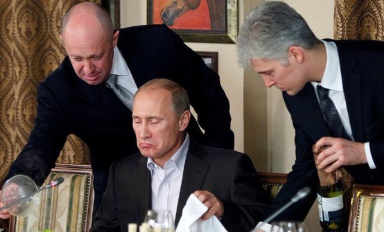 Putin yeməyinə zəhər qatilacağından qorxur…