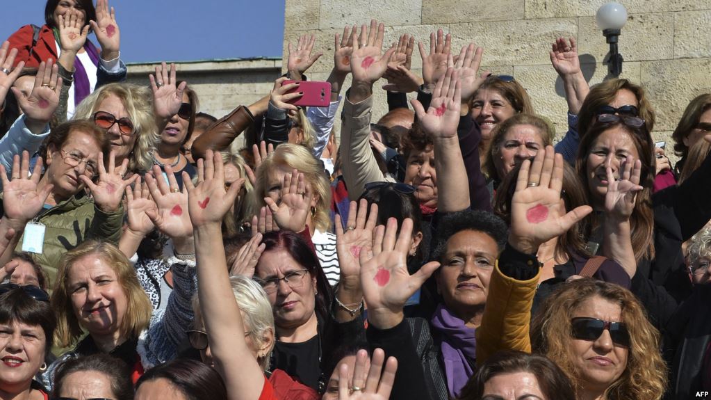 Türkiyənin nikahla bağlı islahatları ölkədə kəskin etirazlarla qarşılanıb