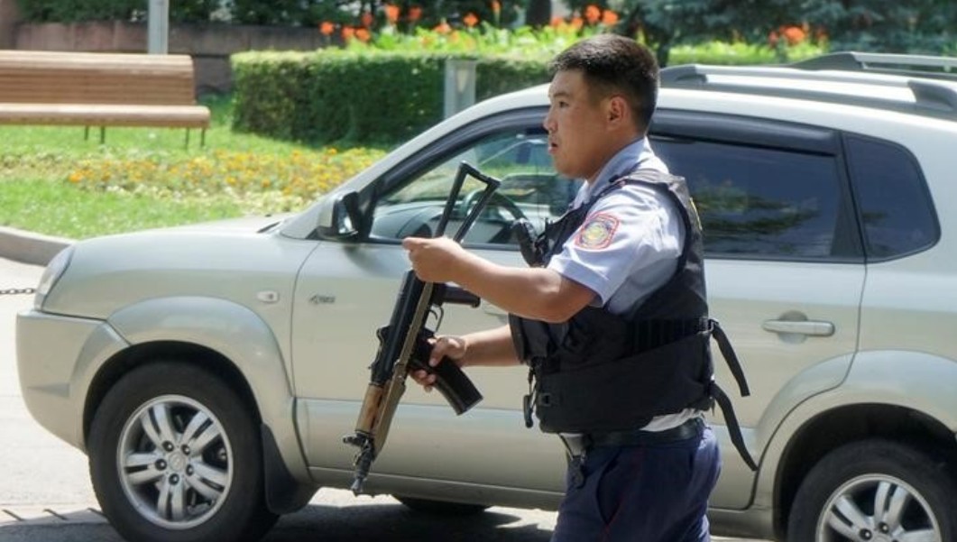 Qazaxıstanda silahlı qarşıdurma. Ölənlər var