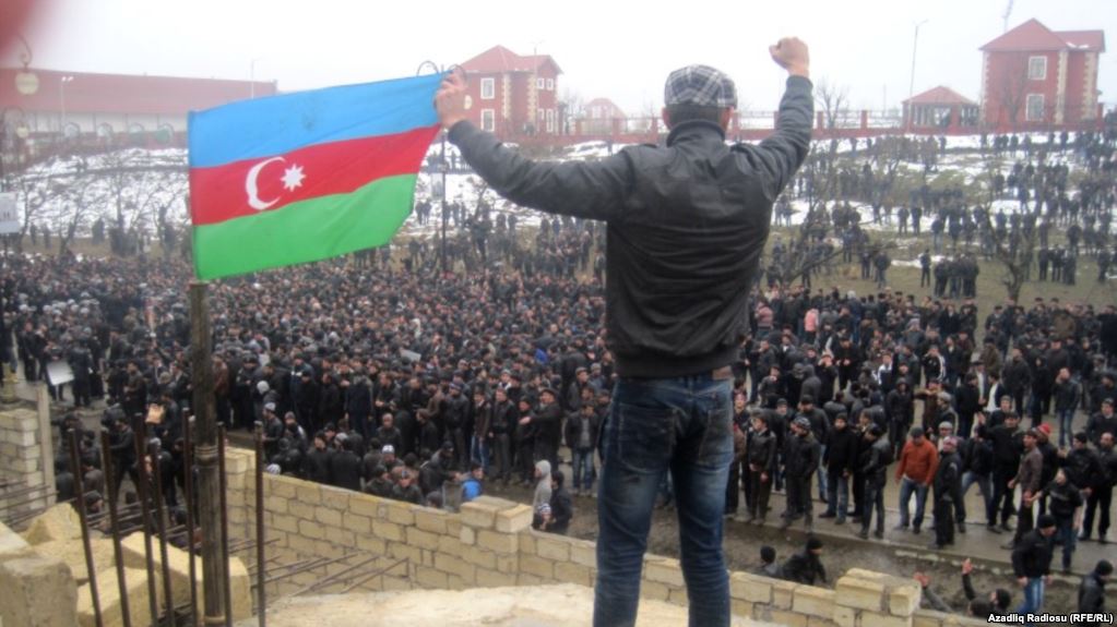 "Reuters" Azərbaycandakı həbslərdən yazır