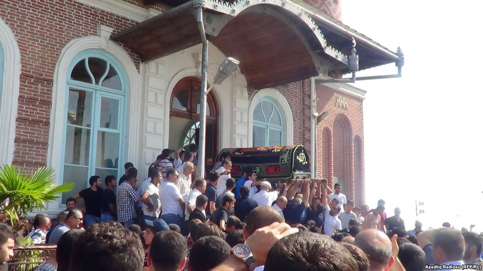 Rövşən Canıyevin cənazəsi Mübariz Mənsimovun təyyarəsilə gətirilib