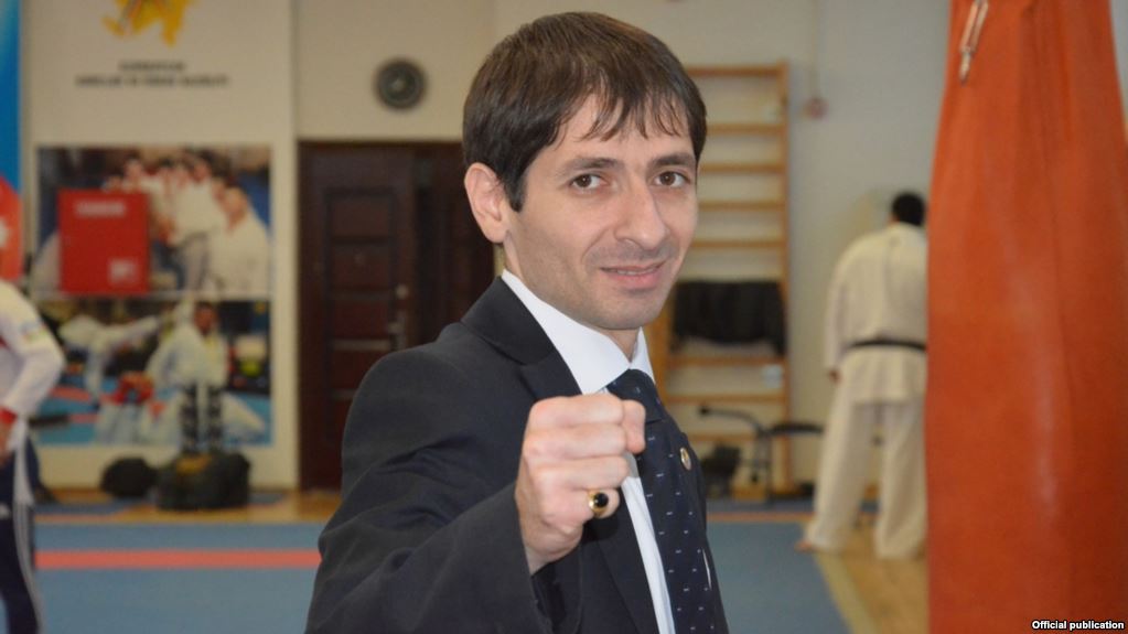 Avropa çempionu qardaşının müxalifyönlü mövqeyinə görə həbs edilib?