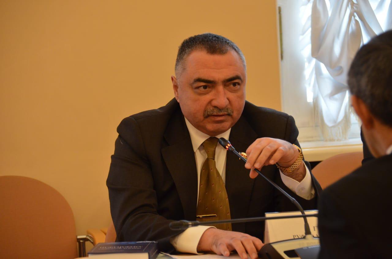 Rüfət Quliyev: “Bəzi məmurlar büdcə pullarını xımır-xımır yeyirlər”