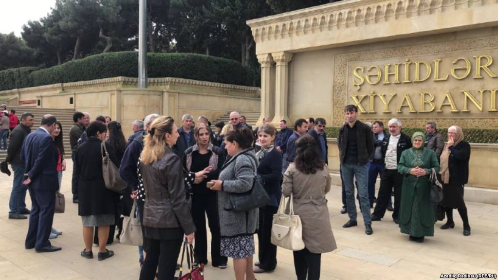 Narazı şəhid ailələri polisə çağırılır