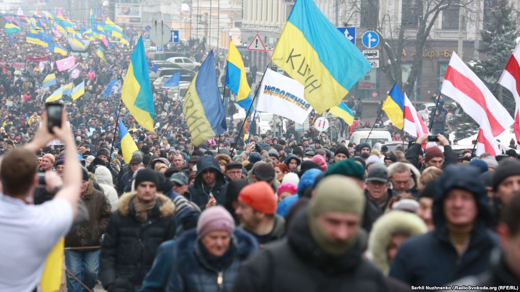 Saakashvilinin minlərlə tərəfdarı küçələrə çıxdı [foto]