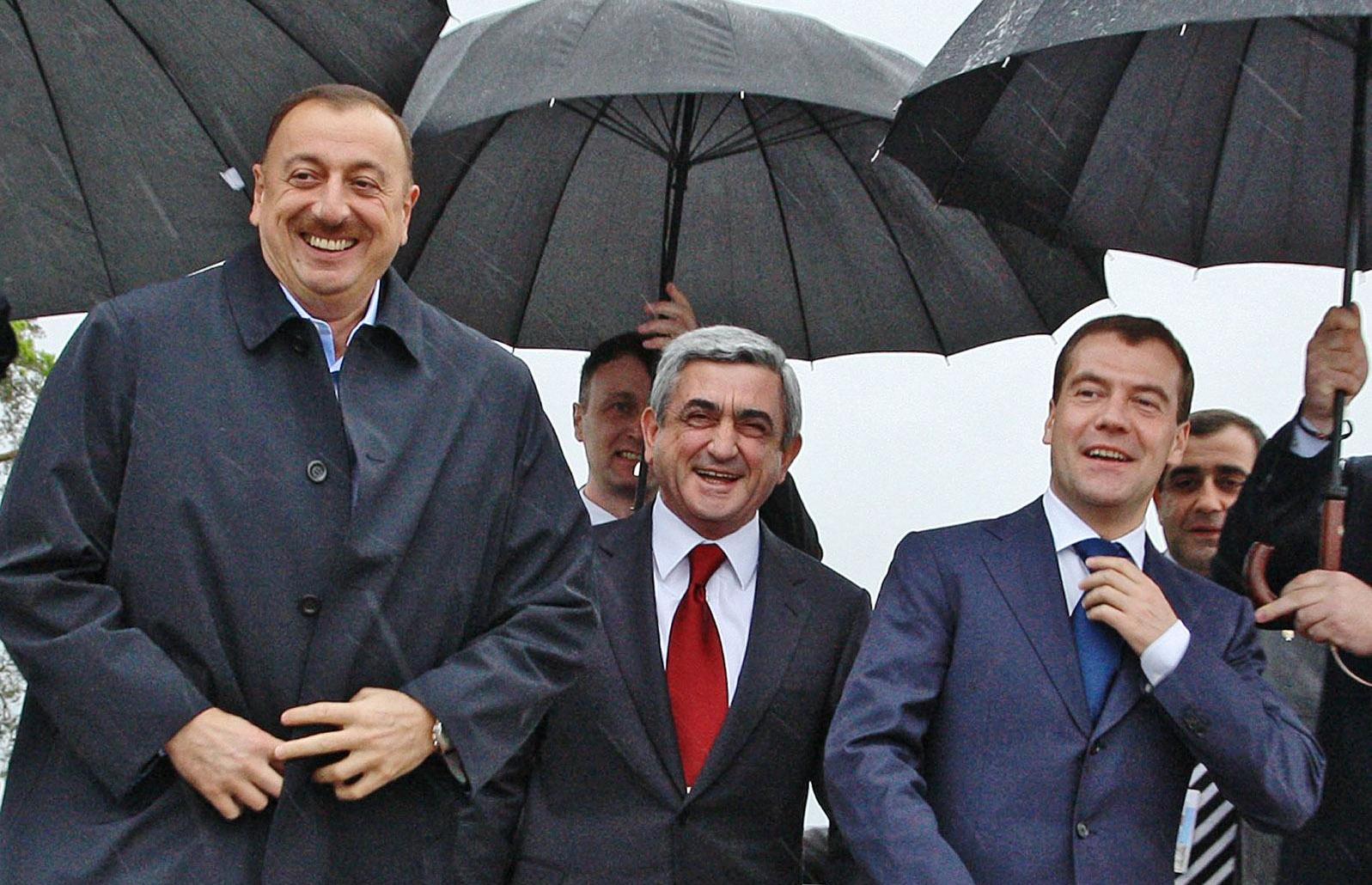 Sarkisian “İsgəndər” aldıqlarını etiraf edib və yeni rayonları ələ keçirməklə hədələyib