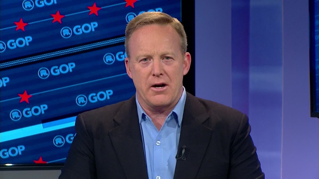 Ağ ev sözçüsü Spicer: "Flynn-in istefasını Trump istədi"