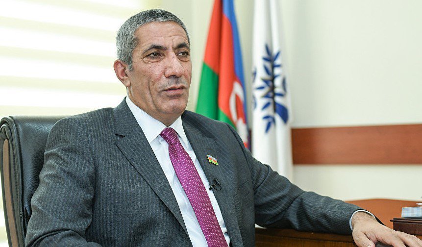 Siyavuş Novruzov: 'Milyardları yığıb, qaçıb gizləniblər... Çıxın ortaya! Kimin tərəfindəsiniz?'