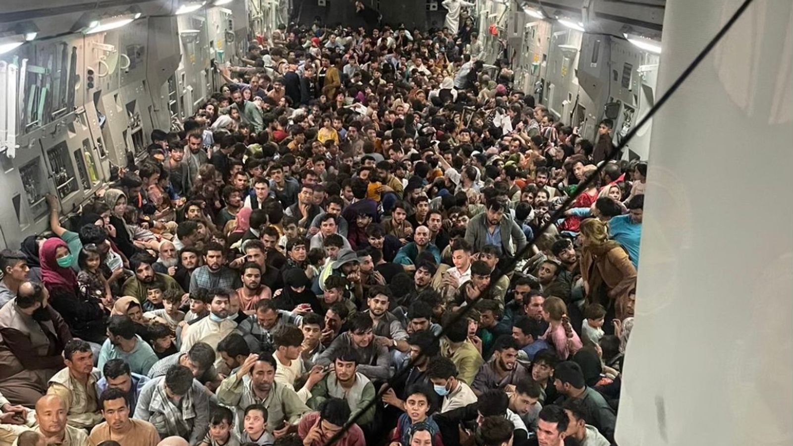 ABŞ Əfqanıstandan 110 min insanı təxliyyə etdiyini açıqladı