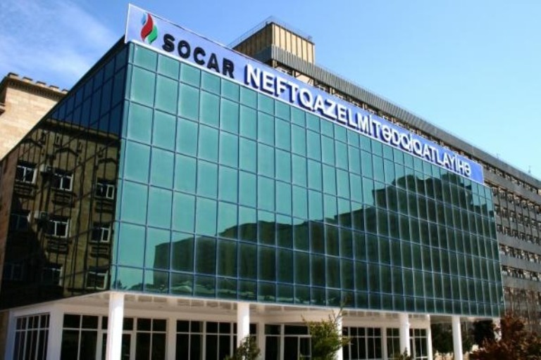 SOCAR-ın əməkdaşı özünü 8-ci mərtəbədən atdı