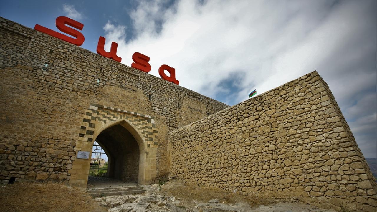 AMEA-nın bir qrup alimini Şuşaya aparmaq adı ilə aldadıblar