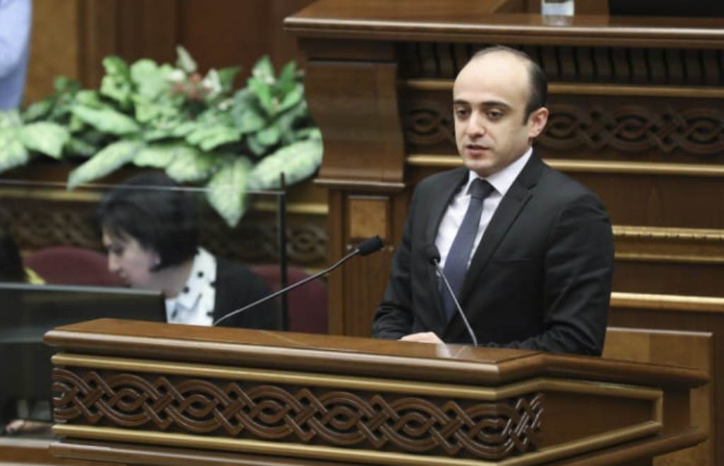 Erməni parlamentində müzakirə: "İlham Əliyev Şuşaya gedə bilir, Paşinyan Xankəndində getməkdən çəkinir"