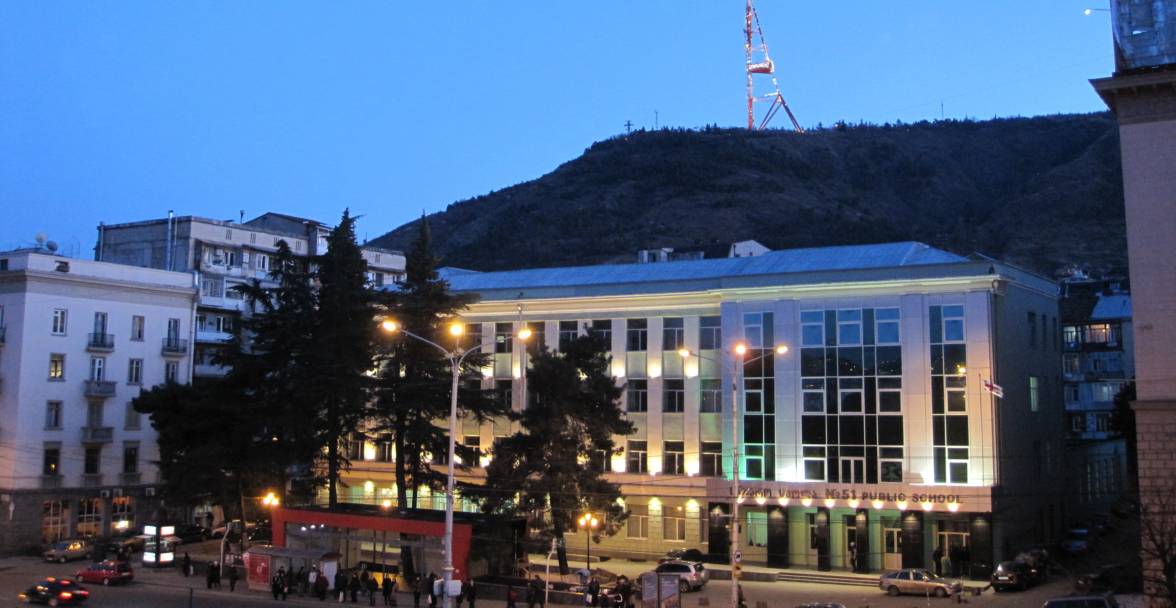 Rövşən Ağayev: "Gürcüstan hökumətinin qatarı sürətlə irəli, bizimki isə geriyə gedir"