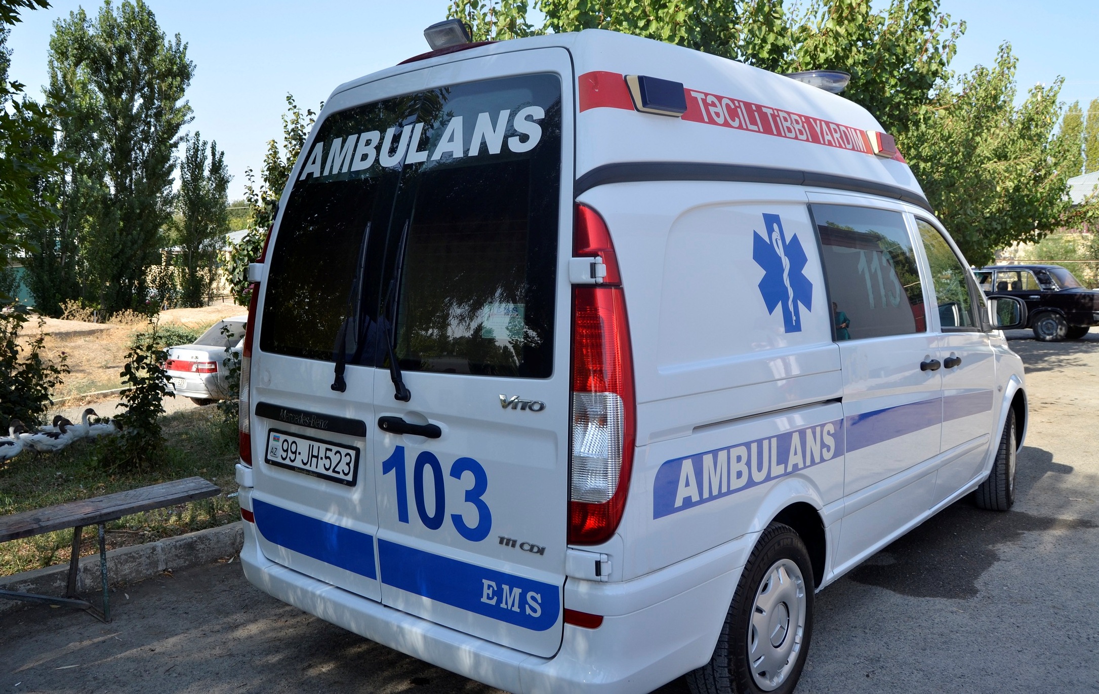 Təcili yardım maşınlarına yol verməyən sürücülər cəzalandırıla bilər
