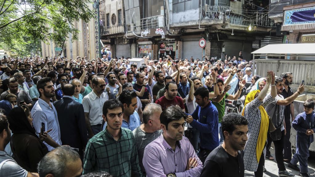 Tehranı yeni etiraz dalğası bürüyüb