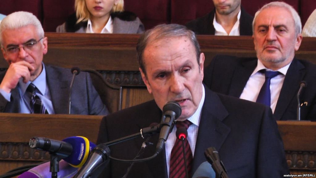 Ter-Petrosyan: “Dağlıq Qarabağın ətrafındakı ərazilər Azərbaycana qaytarılmalıdır”