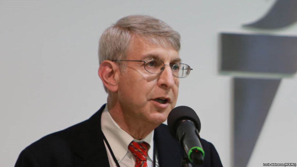 Thomas Kent: AzadlıqRadiosunun saytını “Delta Telecom” bloklayır