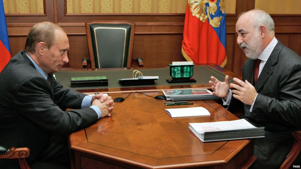 Putinin dostunun 2 milyardı donduruldu