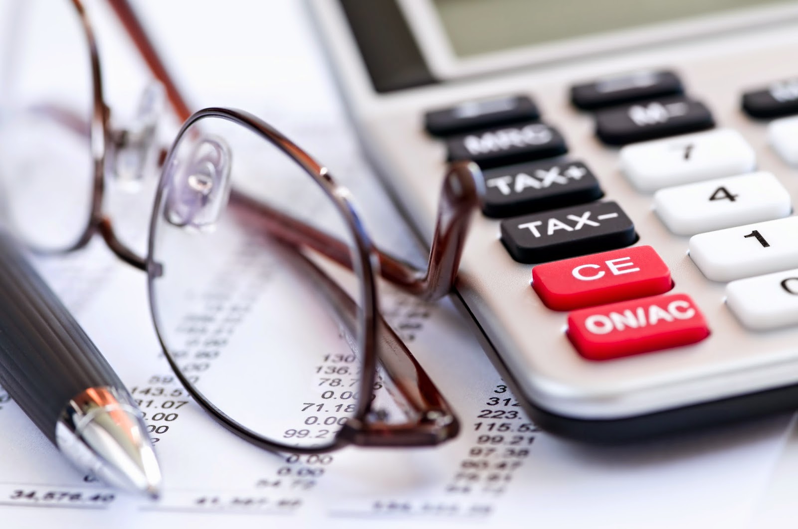 Vergi borcuna görə ölkədən çıxışı qadağan edilənlərin sayı 942-yə çatıb