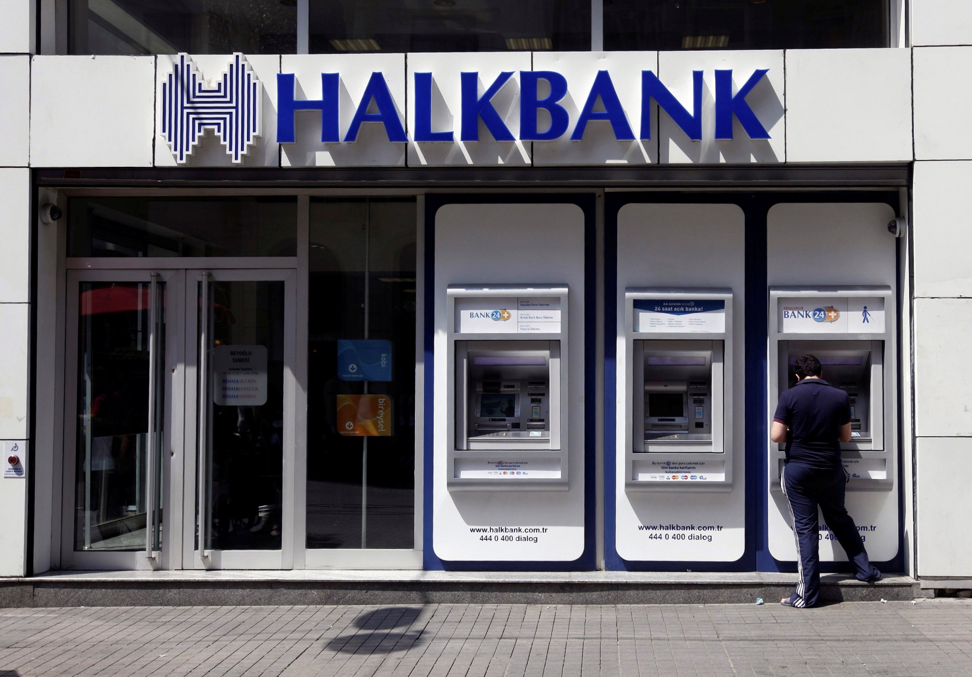 ABŞ məhkəməsinin “Halkbank” qərarı: İrana qarşı sanksiyaları pozduğuna görə mühakimə oluna bilər