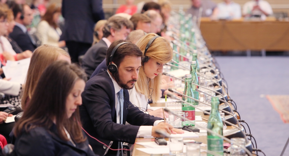 Vyana konfransı: "Hökumətlərin jurnalistlərə təzyiqlərində artım müşahidə olunur"