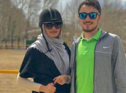 Xomeyninin nəticəsi dəbdəbəli həyat sürməkdə ittiham olunur