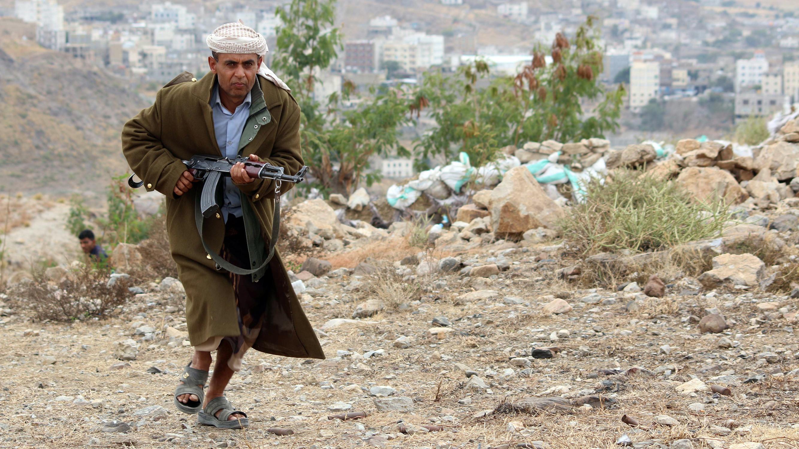 KİV: Yəməndə husi qiyamçıları ABŞ səfirliyinin 3 əməkdaşını tutub