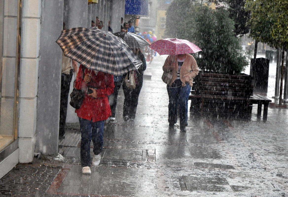 Sabah bəzi yerlərdə şimşək çaxacaq, yağış yağacaq