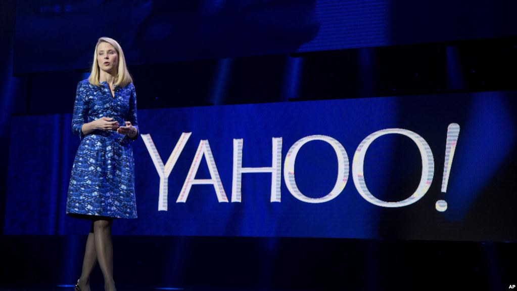 Yahoo şirkəti baş icraçı direktorunu cəzalandırıb