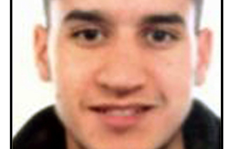 Kataloniya polisi Barselonada insanları vuran yük daşıyan maşının sürücüsünün kimliyini müəyyən edib