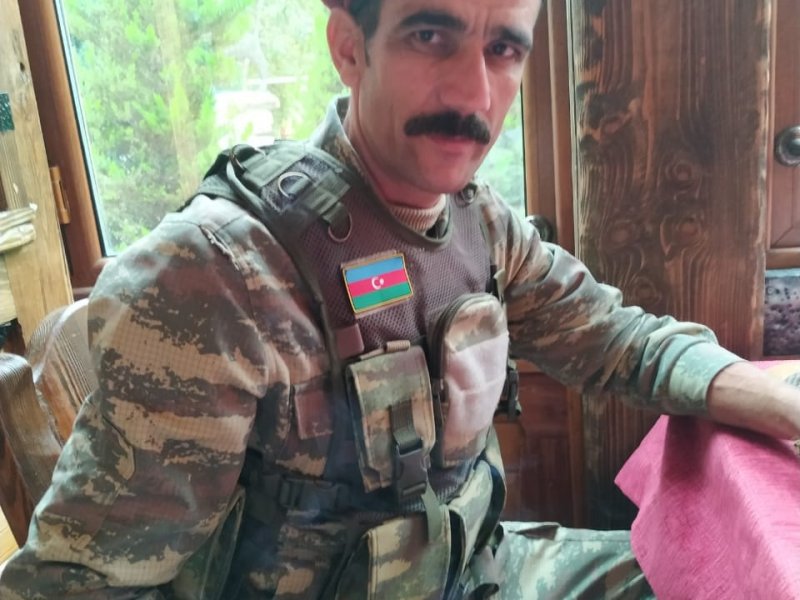Qazi Elvin Cəfərov icra hakimiyyəti önündə özünü yandırıb