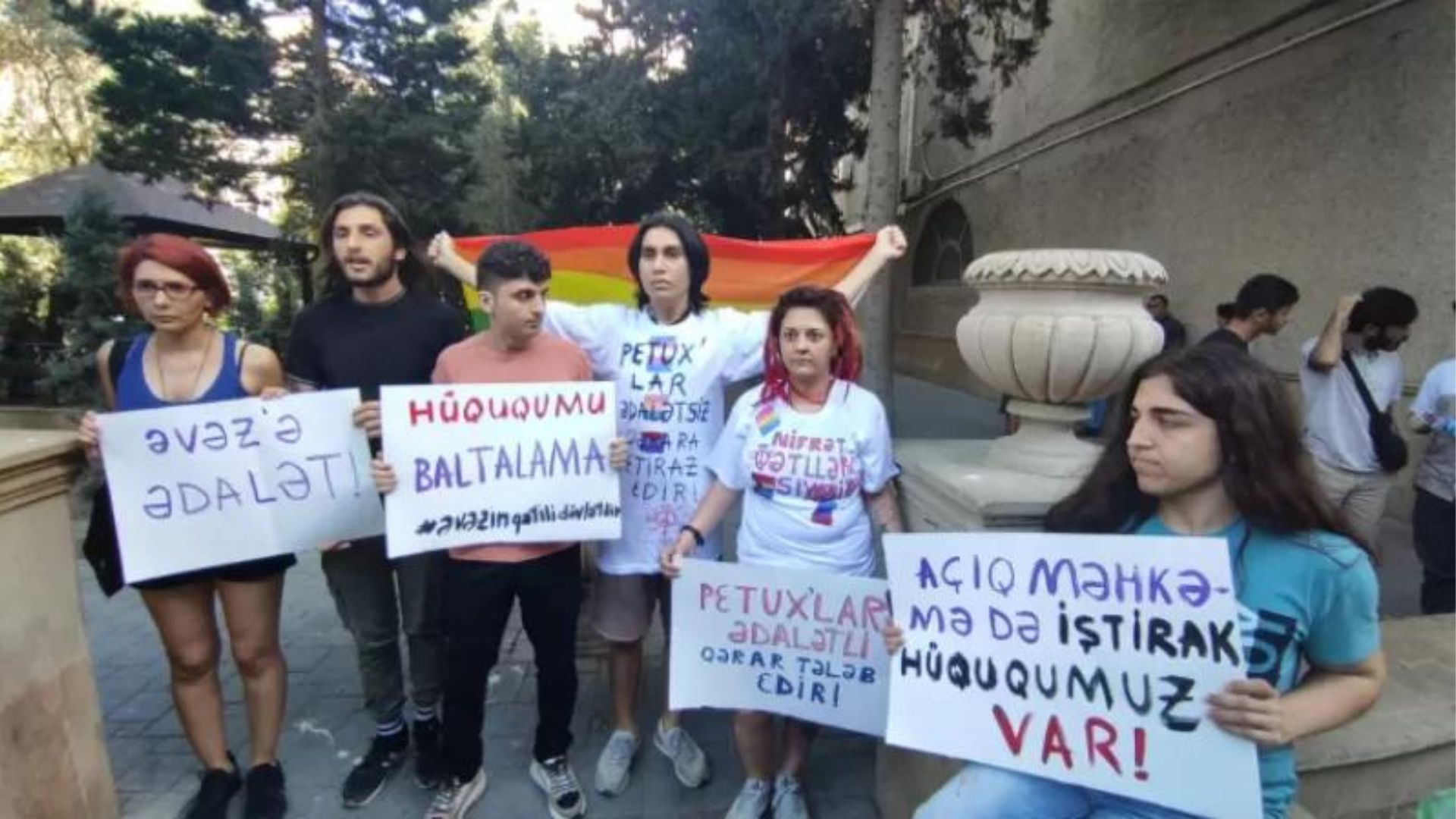 Əvəz Hafizlinin anası onun qatili üçün ən ağır cəza tələb edir