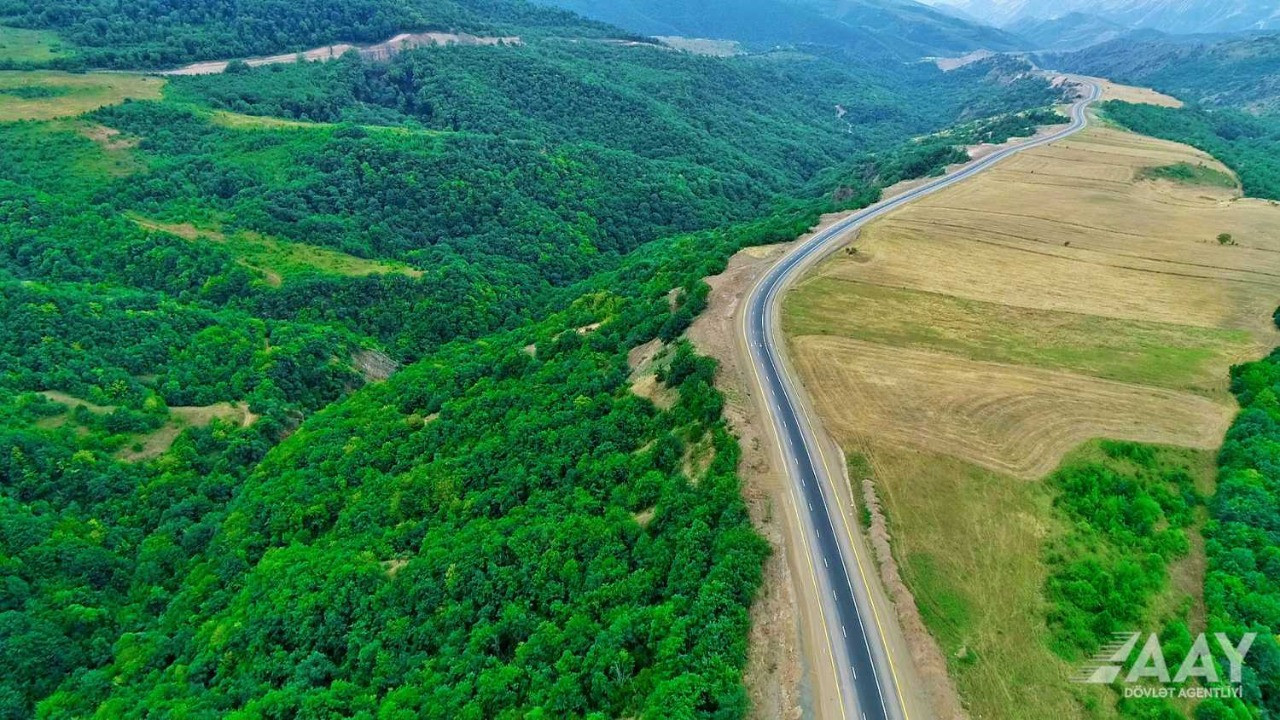 Laçından yan keçən yol bir həftəyə açılacaq