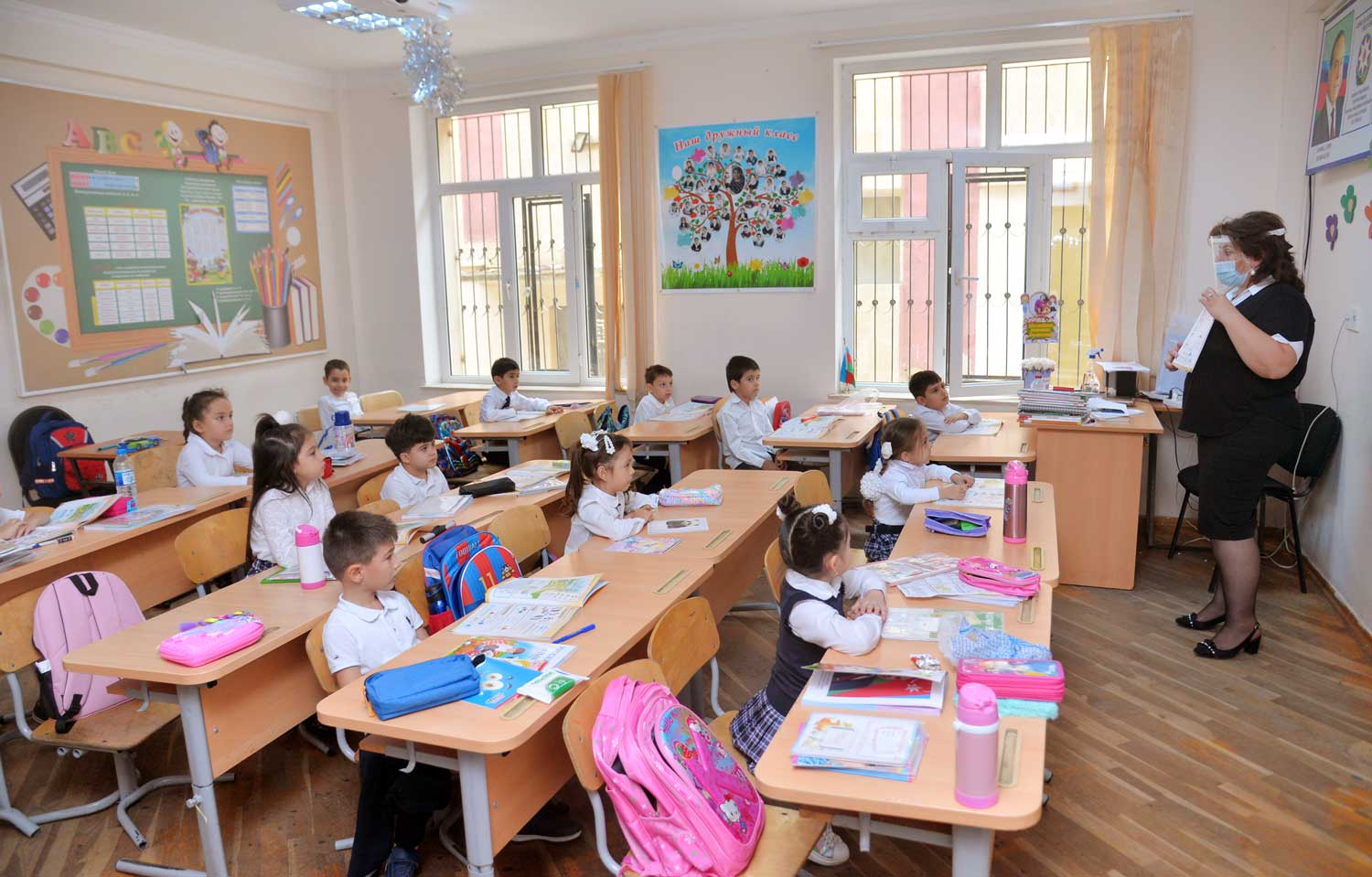 Ekspert: "Təhsil dövlətin, özəl təhsil müəssisələri isə məmurların monopoliyasındadır"