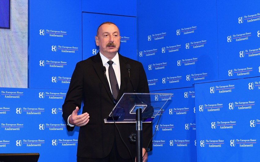 Əliyev: "Biz heç bir zaman özümüzü nəhəng qonşularımızın siyasətinə uyğunlaşdırmamışıq"