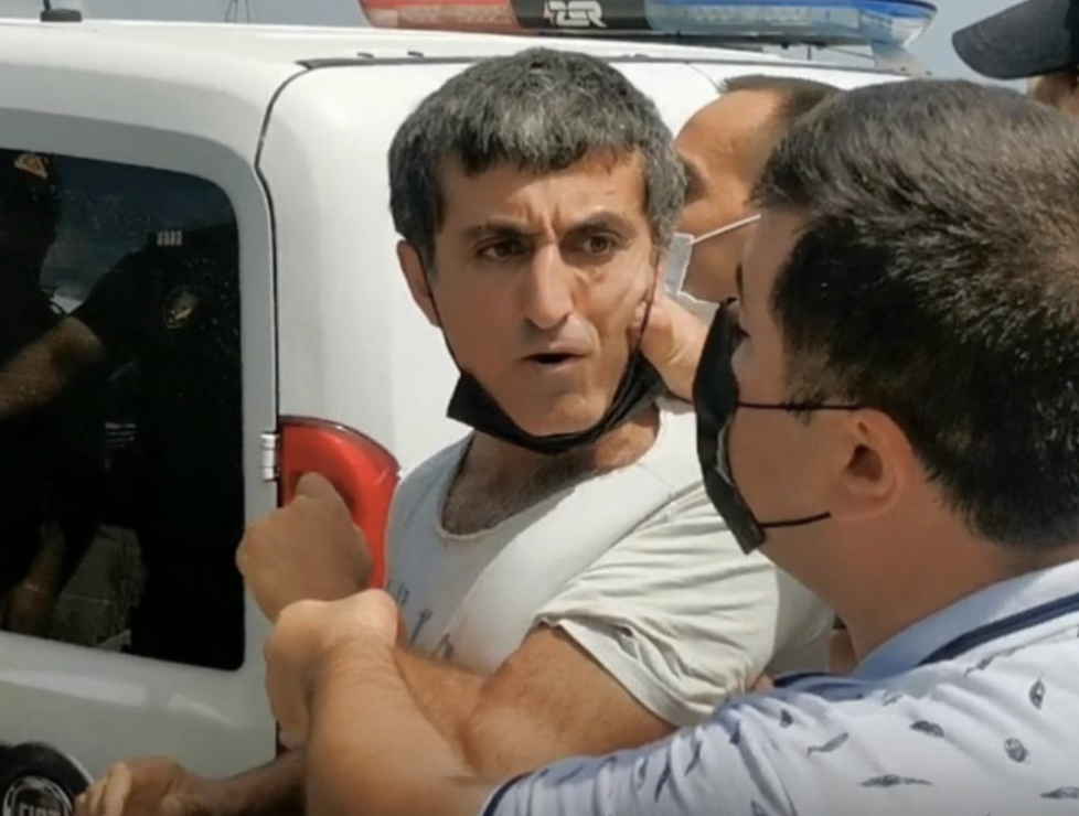 Heyvan haqları müdafiəçisi Elxan Mirzəyevin saxlanıldığı bildirilir