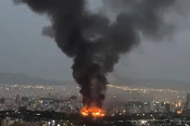 İsrail və ABŞ İrana qarşı genişmiqyaslı hərbi əməliyyata başlayıb, İran “sarsıdıcı cavab” vəd edir