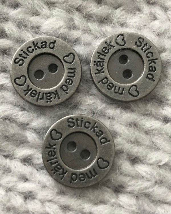 Metallknapp Stickad med Kärlek 15 mm